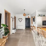 Apartment Casa Dora *